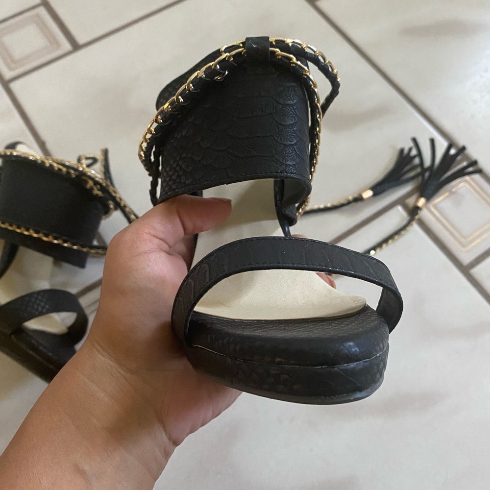 Black heels - Picture 2 of 12